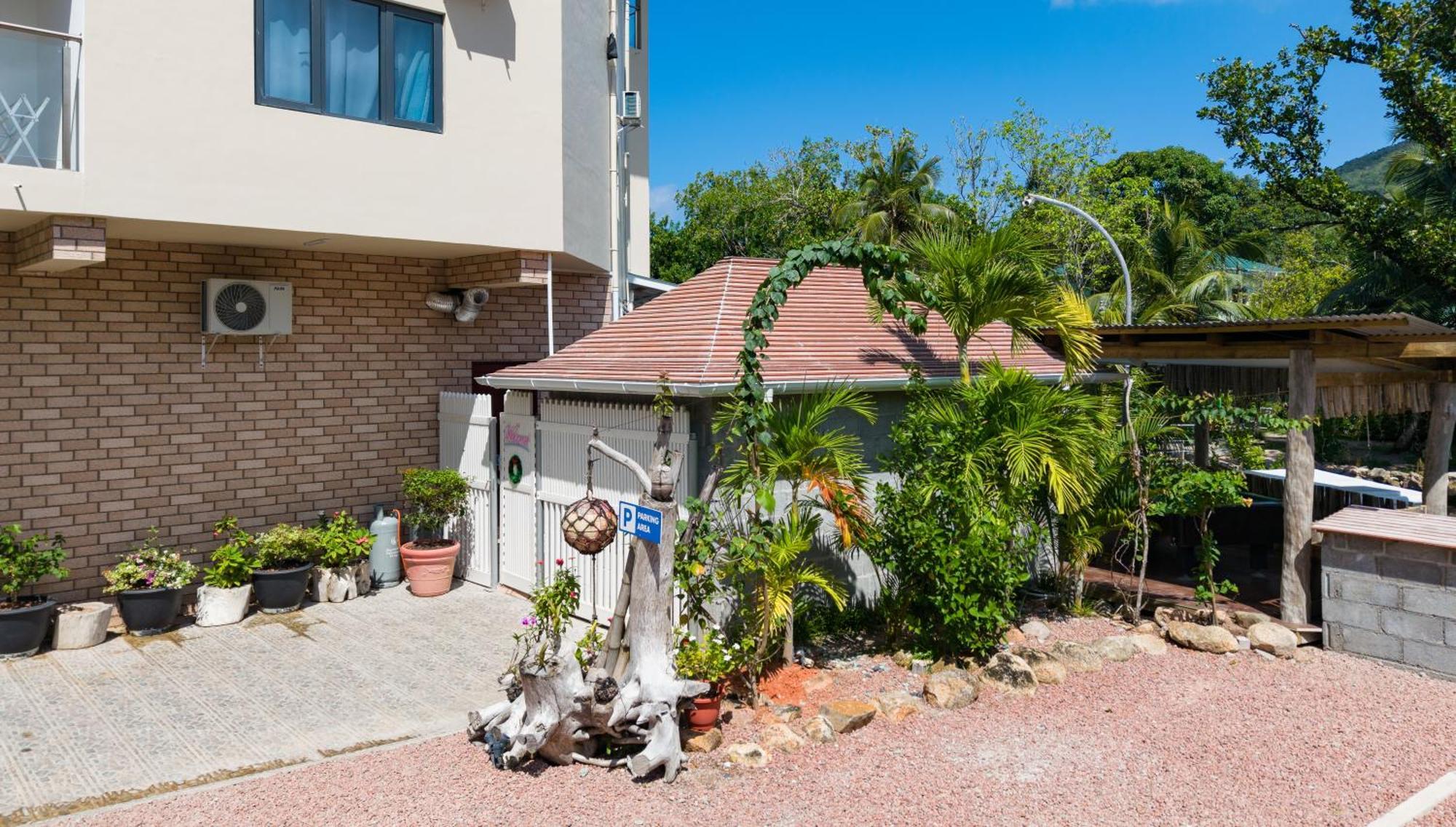 Bijoutier Apartments Grand Anse  Bagian luar foto